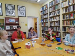 Английский разговорный клуб «Cozy English» в Центральной городской библиотеке Английский разговорный клуб «Cozy English» в Центральной городской библиотеке
