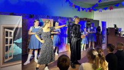 Спектакль «Летучий корабль» Спектакль «Летучий корабль»