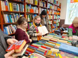 ����������