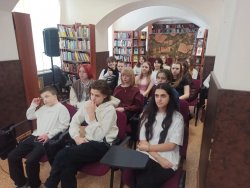 �. �. ���������: ����� � �������