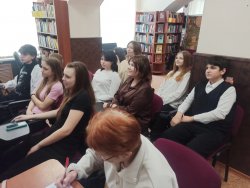 �. �. ���������: ����� � �������