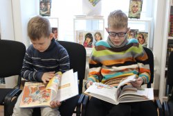 ����� ����