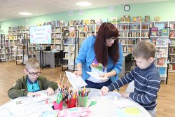 ����� ����