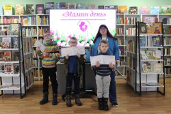 ����� ����